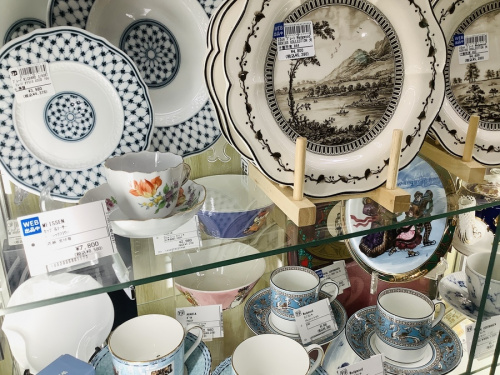 大倉陶園のブルーローズ