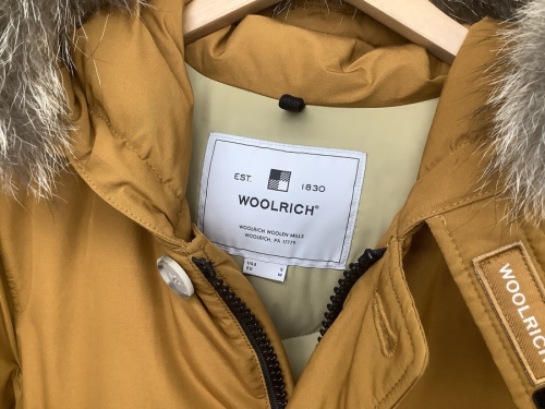 アークティックパーカのWOOLRICH