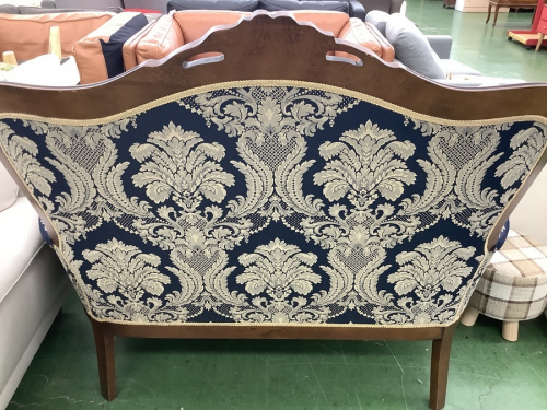 アンティーク調2人掛けソファーのネイビー×ブラウン