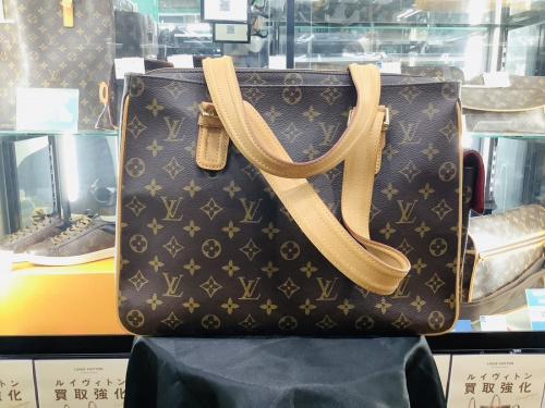 ショルダーバッグのLOUIS VUITTON