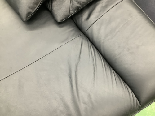 ブラックの本革