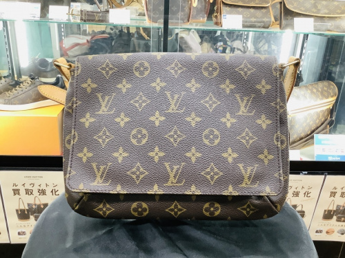 バッグのショルダーバッグ