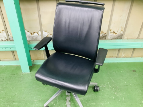 中古家具のイス