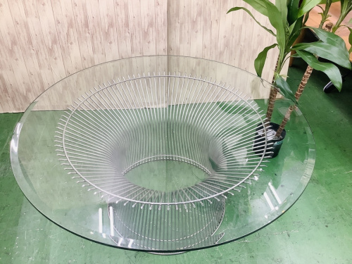 生活家具のテーブル