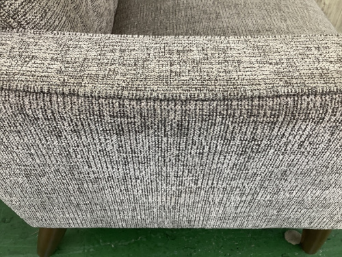 カリモク×ウニコ