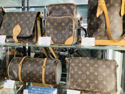 バッグのショルダーバッグ