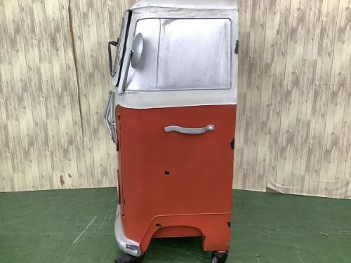 万能収納のキャビネット