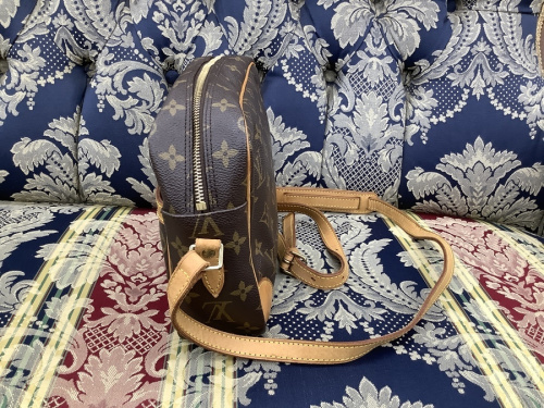 ショルダーバッグのLOUIS VUITTON