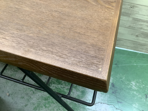 コーヒーテーブルのACME FURNITURE