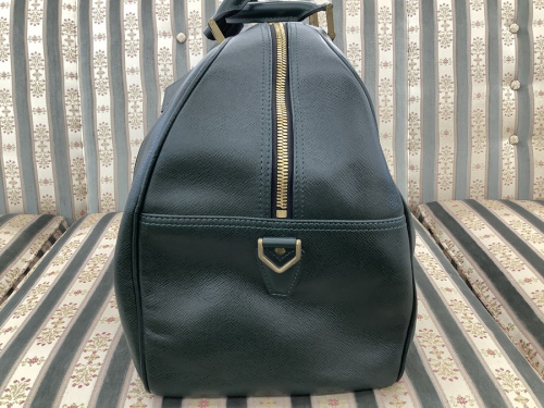 バッグのボストンバッグ