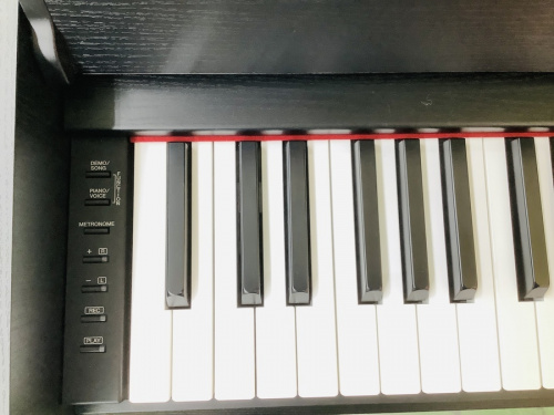 ARIUSの電子ピアノ