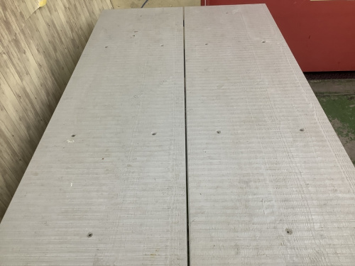 テーブルのダイニングテーブル