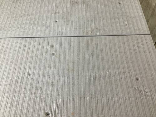 ダイニングテーブルのIKEA