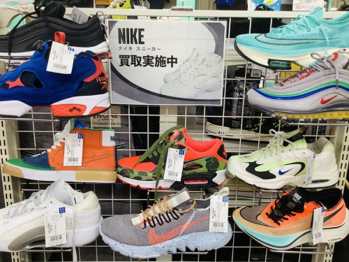 adidasのアディダス