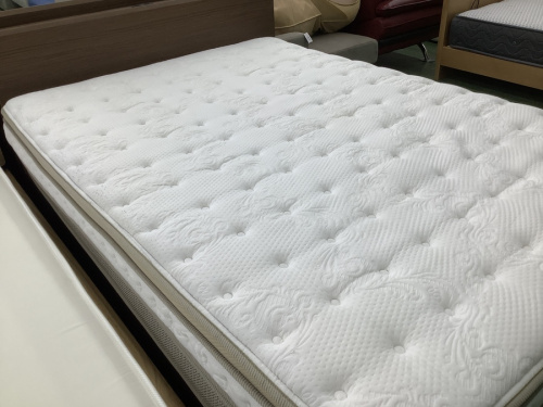 ベッドのダブルベッド