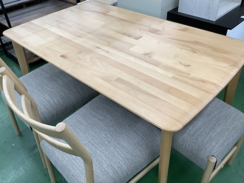 生活家具のダイニングセット