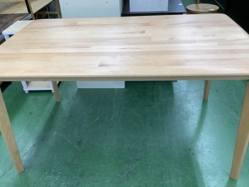 ダイニングセットのダイニングテーブル