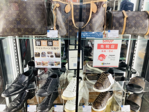 ショルダーバッグのLOUIS VUITTON