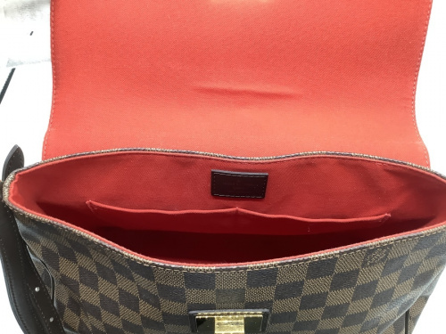 ショルダーバッグのLOUIS VUITTON