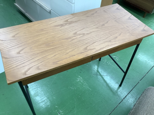 生活家具のデスク