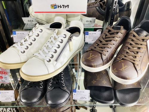 スニーカーのローカットスニーカー