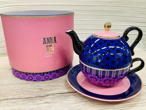 テーブルウェアの喫茶