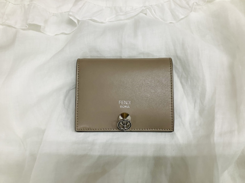 財布の2つ折り財布