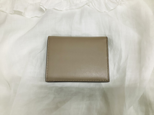 2つ折り財布のFENDI