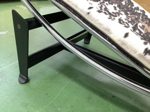 ブラック×ブラウンのチェア