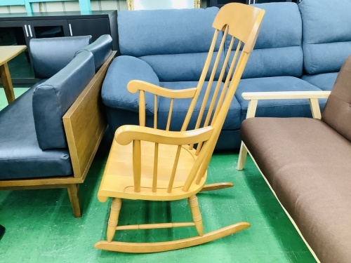 ロッキングチェアーの飛騨産業