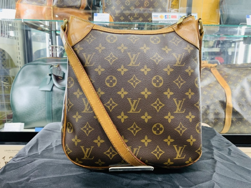 バッグのショルダーバッグ