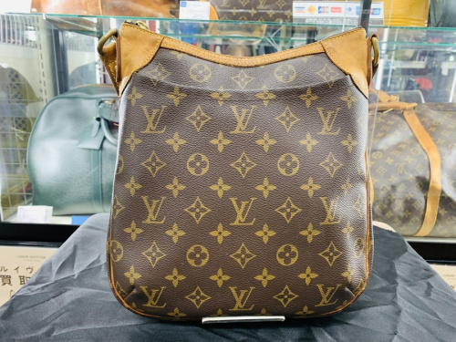 ショルダーバッグのLOUIS VUITTON