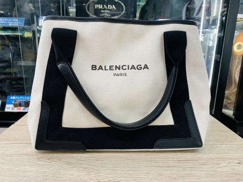BALENCIAGAのバレンシアガ