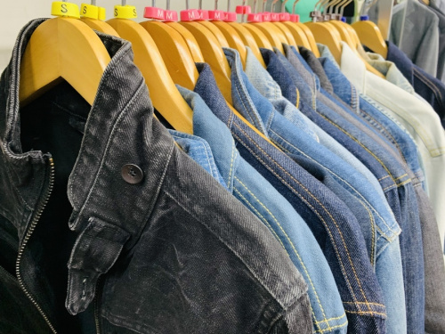 襟切替デニムジャケットのGAP