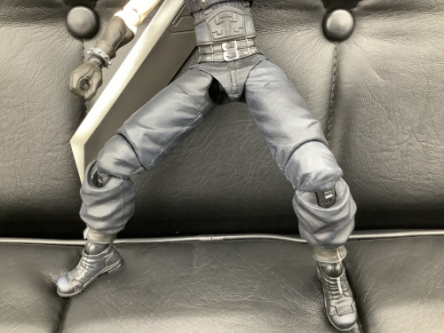 ファイナルファンタジーVII リメイク PLAY ARTS改のおもちゃ