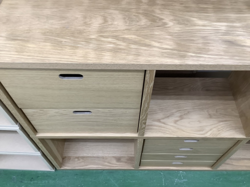 万能収納のスタッキングシェルフ