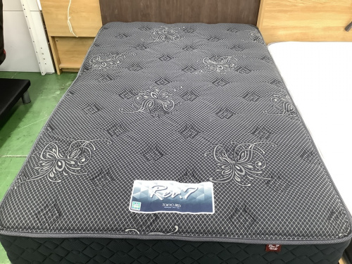 ベッドのダブルベッド