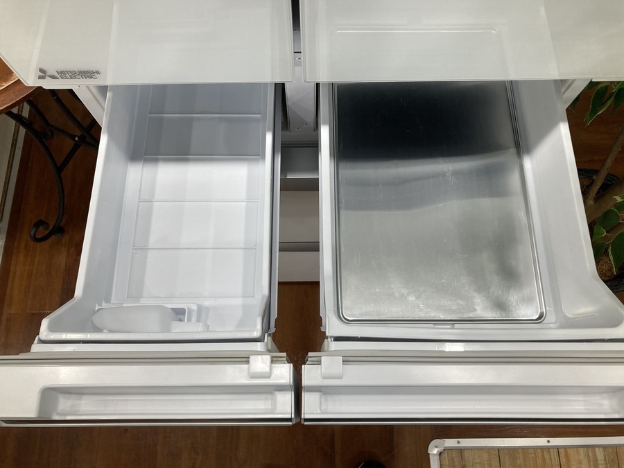 MITSUBISHI/三菱】6ドア冷蔵庫 517L MR-WX52A-W1 入荷いたしました