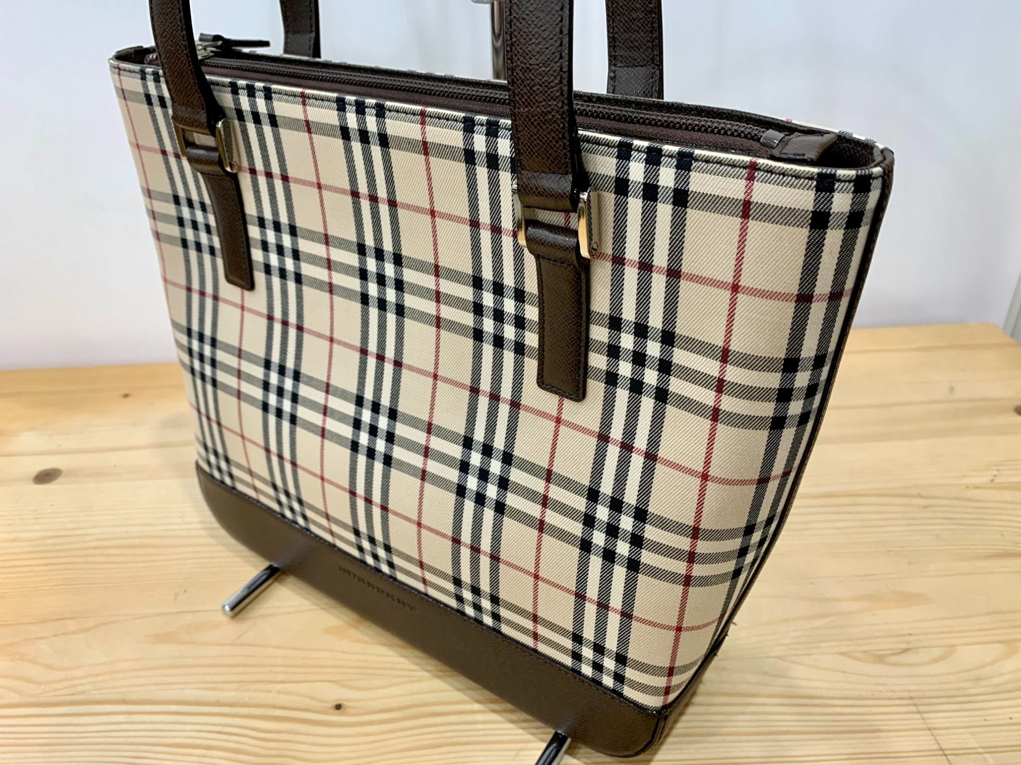 2409-241｜※専用｜バーバリー メッセンジャーバッグ ノバチェック 美品✨】 バーバリー メッセンジャーバッグ ノバチェック PVC レザー