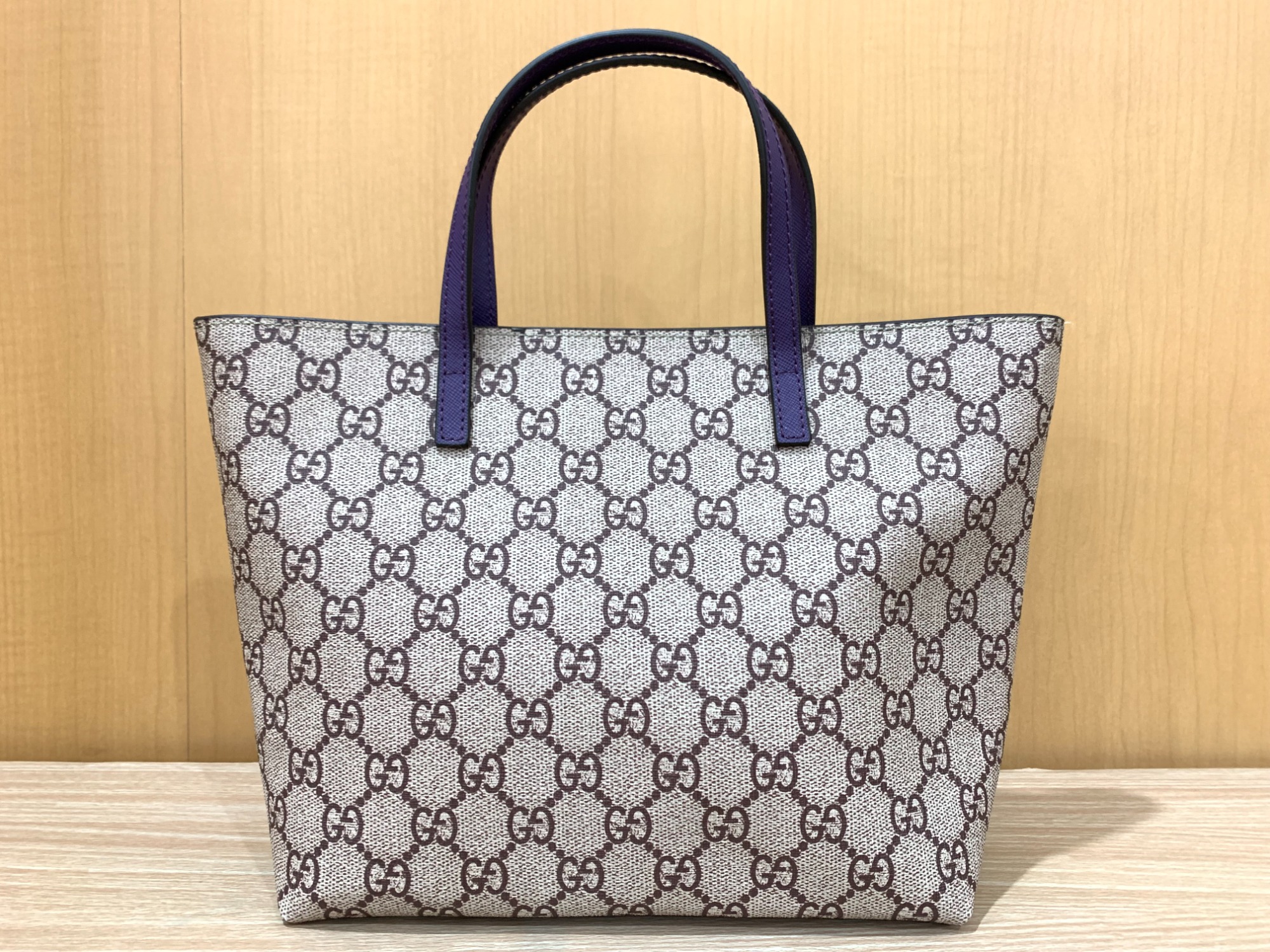GUCCI GGパターン ハンドバッグ グレー/ネイビー 6月の毎週水曜日はトレポ5倍‼】GUCCI(グッチ)ハンドバッグ GG