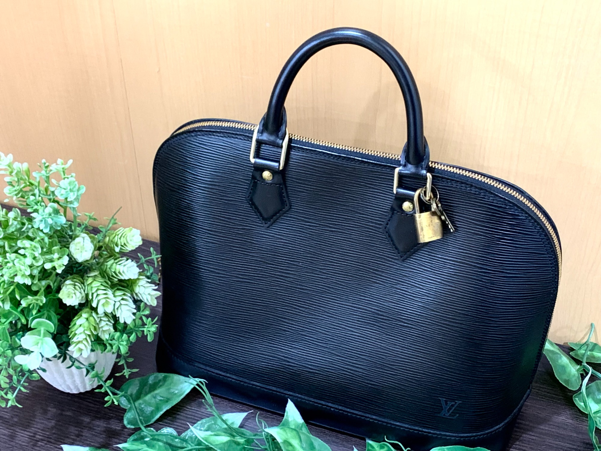 LOUIS VUITTON/ルイ ヴィトン】エピ ハンドバッグ M52142が買取入荷