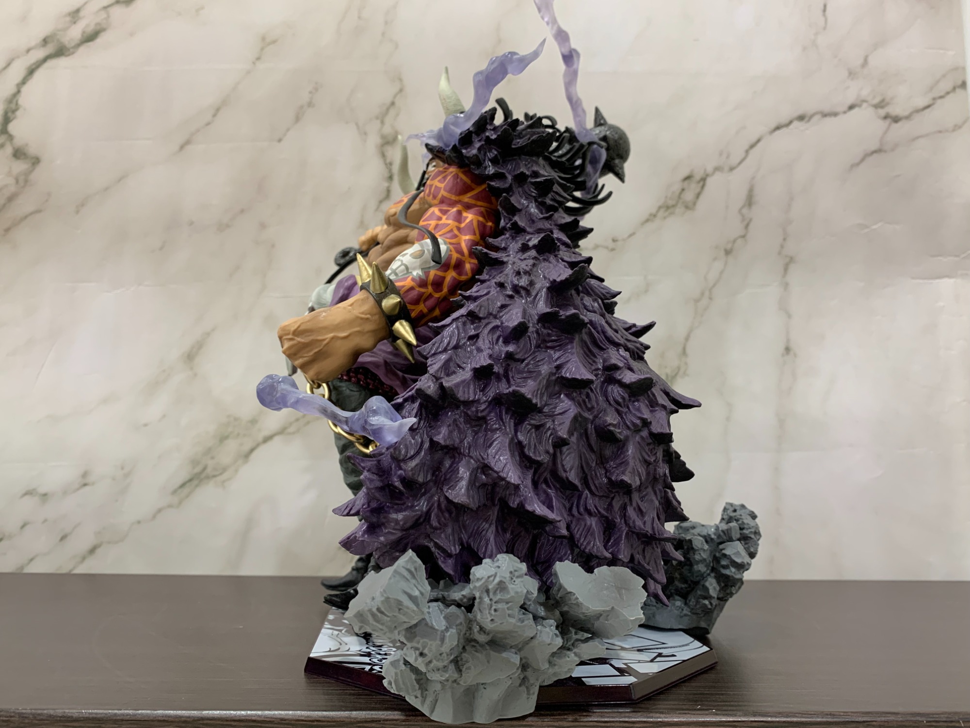 BANDAI/バンダイ】ワンピースの百獣カイドウと火炎のキング