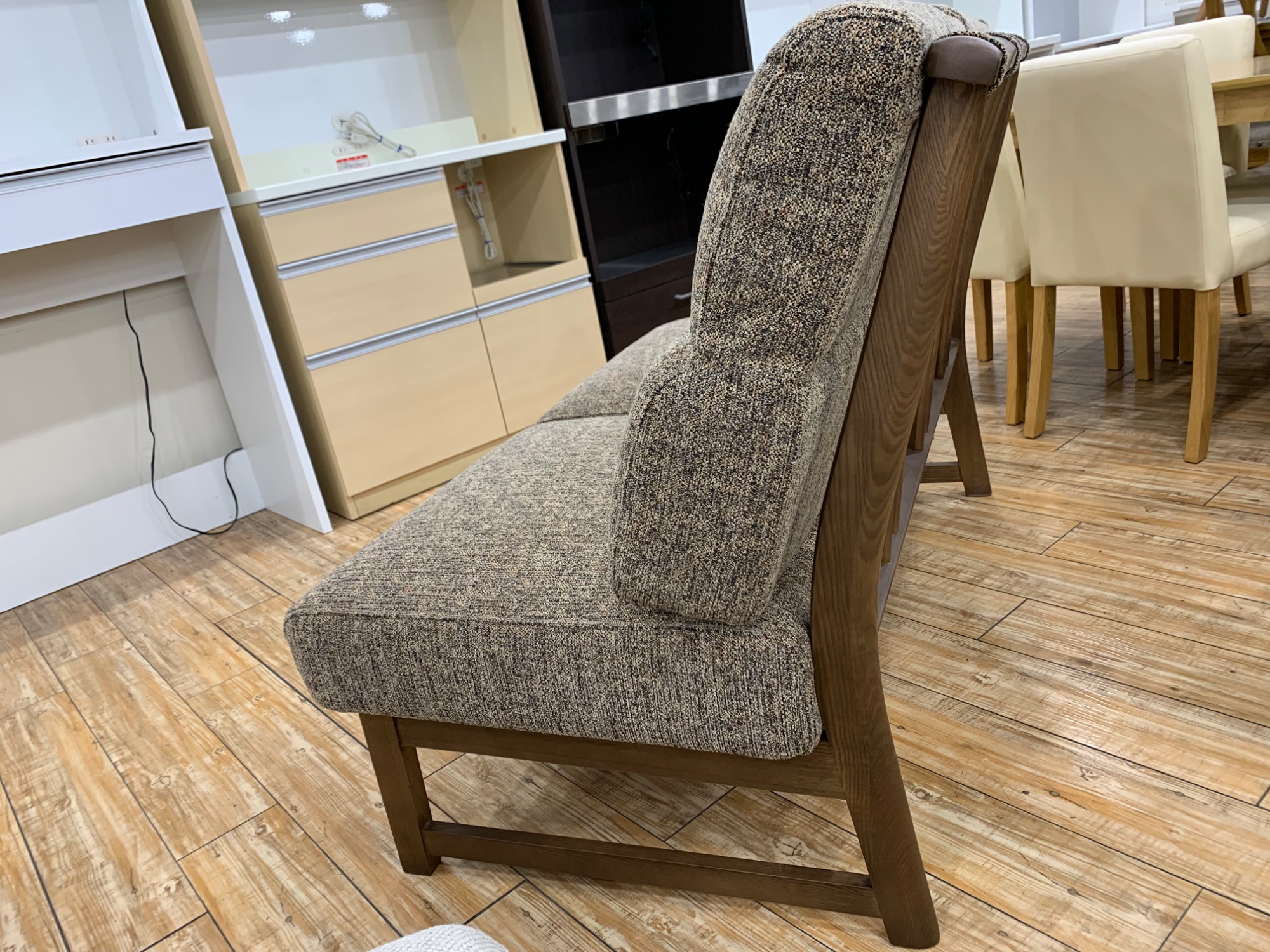 イバタインテリア】２人掛けソファ 飛騨の家具が買取入荷しました！｜2025年02月03日｜リサイクルショップ トレジャーファクトリー（トレファク）鶴川店