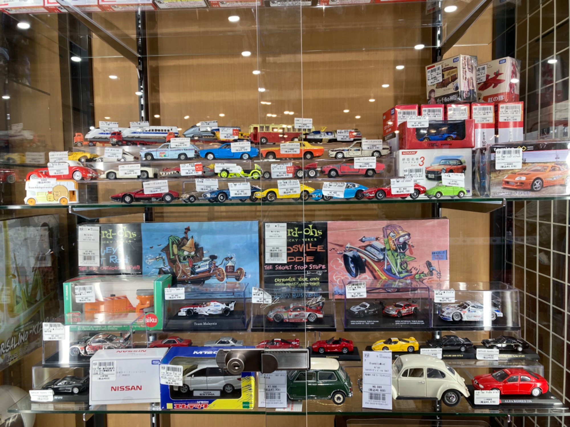 シルバニアファミリー - まとめ売り　ジャンク品含　シルバニアファミリー  大量【車&amp;家具&amp;お人形&amp;小物】 Yahoo!オークション - シルバニアファミリー お人形まとめ売り