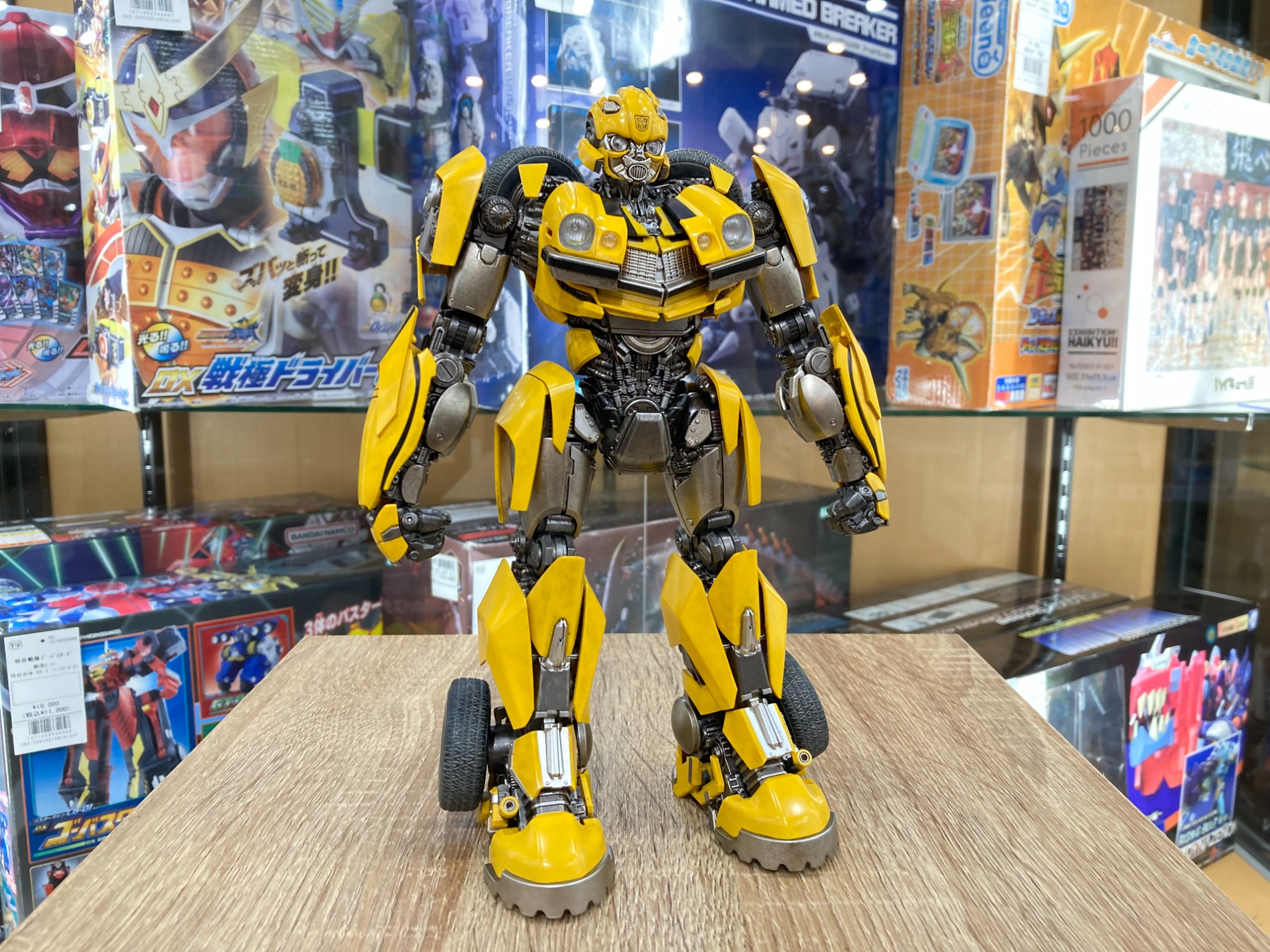 世界1000体　限定色　バンブルビー  フィギュア　トランスフォーマ　正規品 Sold at TOMY MALL] TRANSFORMERS Flagship Bumblebee General