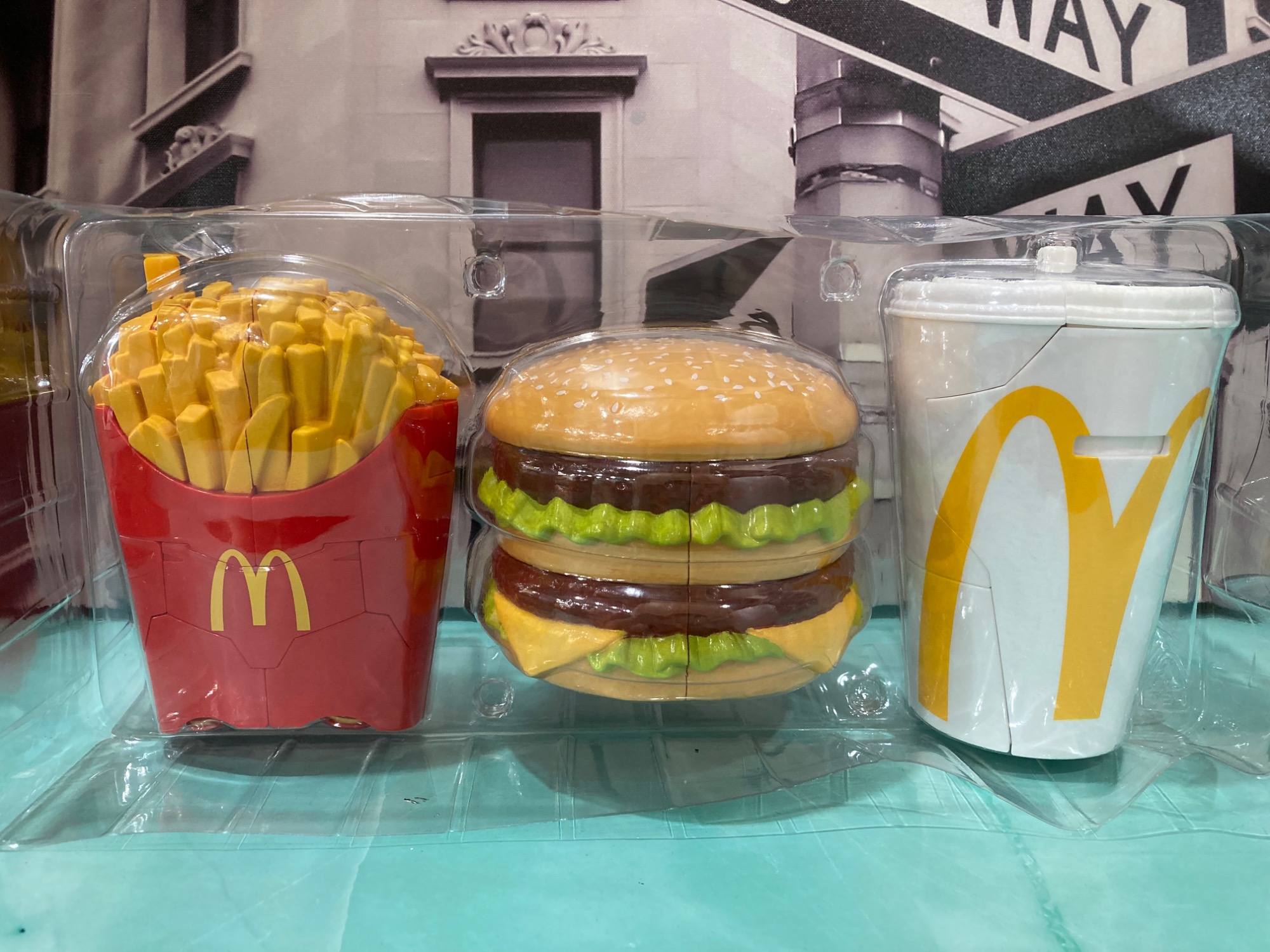 マクドナルド エヴァンゲリオン ミニチュアセット マクドナルド×新世紀エヴァンゲリオン、奇跡の変形ロボ