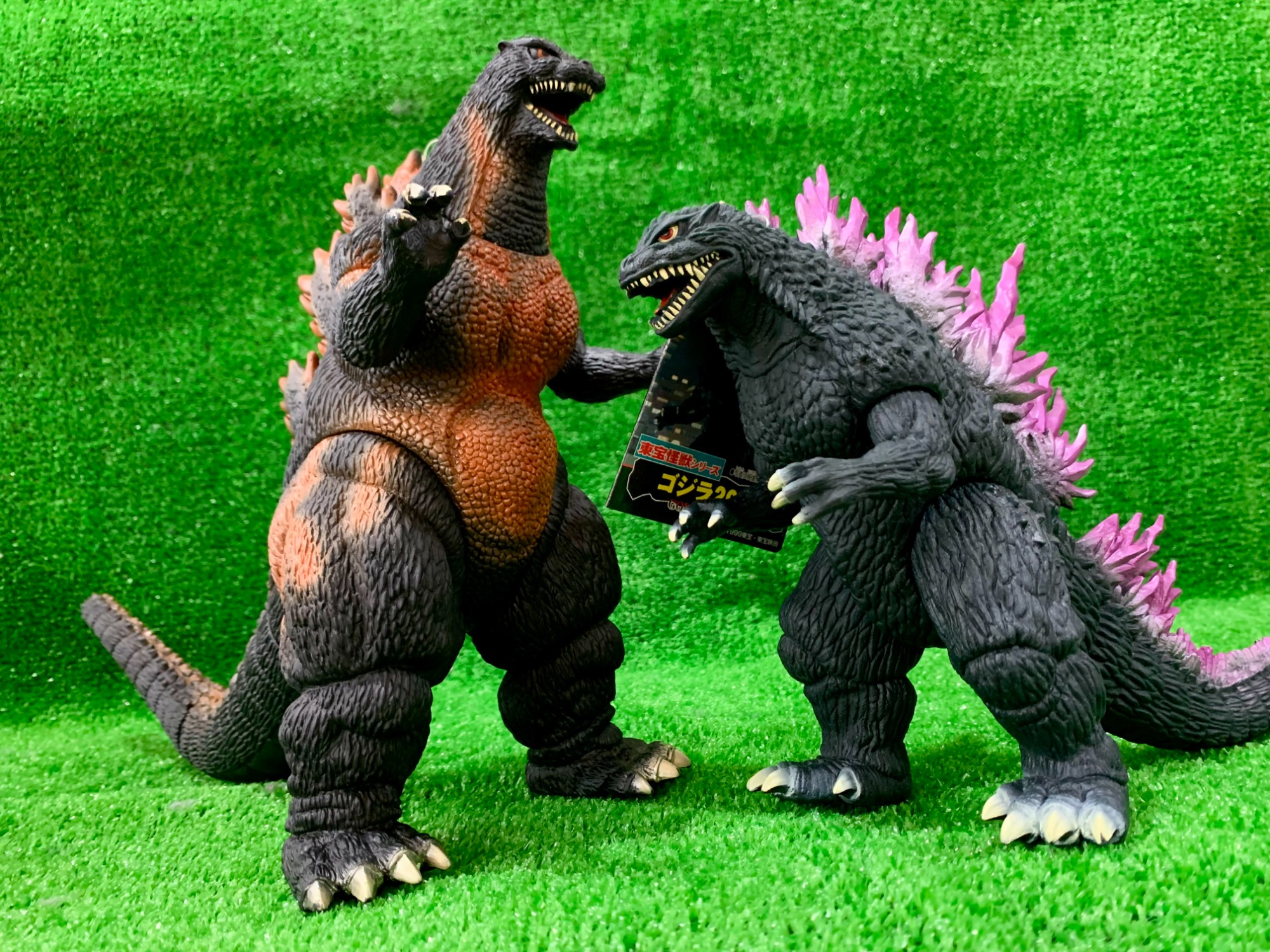 ゴジラVSガメラソフビフィギュアセットです。 ゴジラVSガメラソフビフィギュアセットです。 - メルカリ