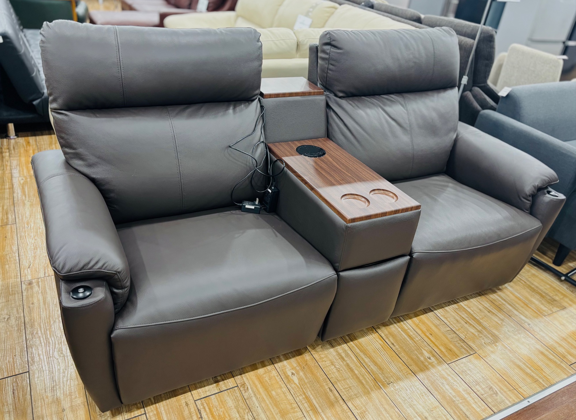 YAMADA】高級感あふれる電動リクライニングイソファが入荷いたしました