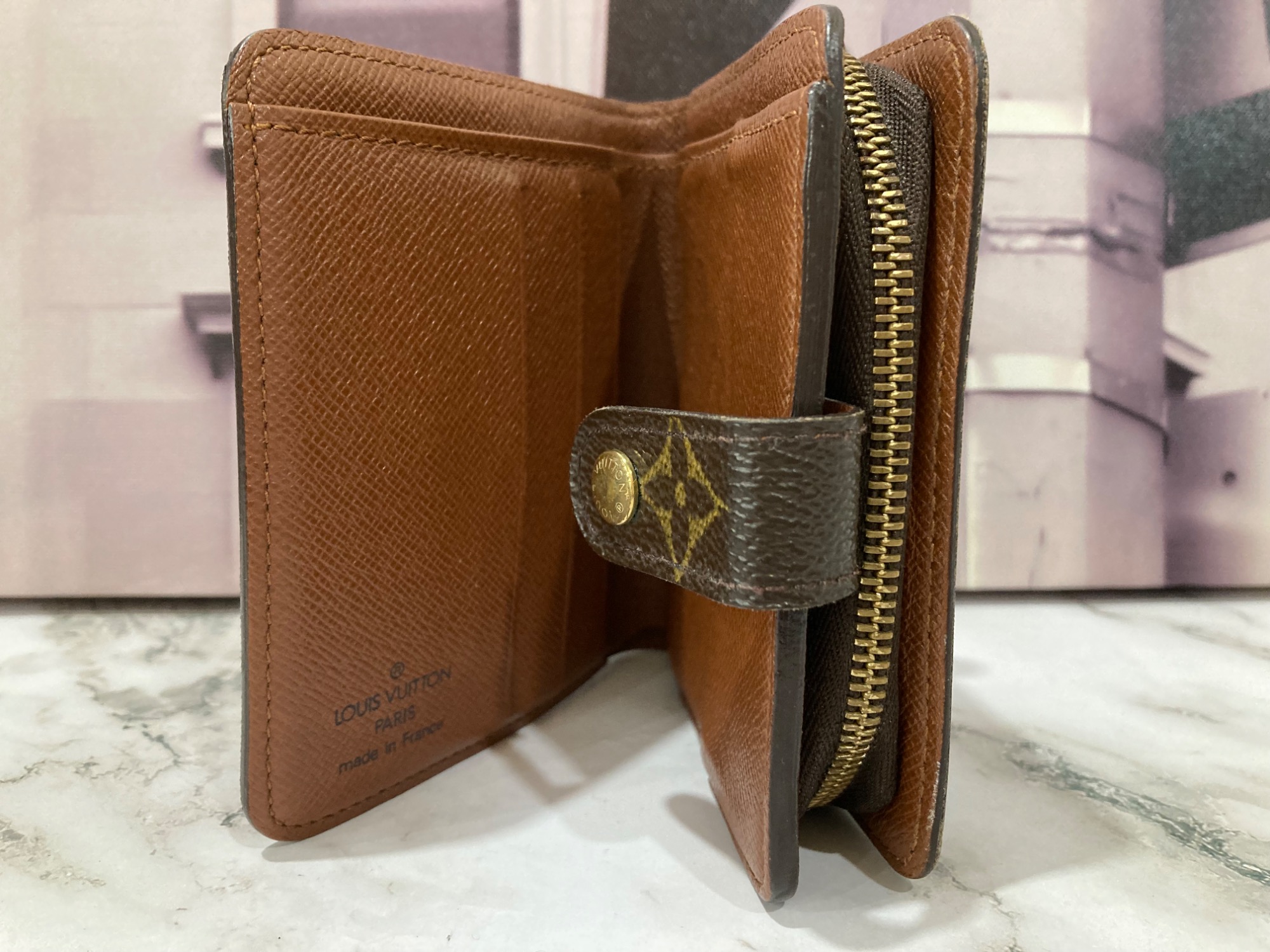 LUIS VUITTON2つ折り財布 買取強化中!】LOUIS VUITTON2つ折り財布のが入荷致しました
