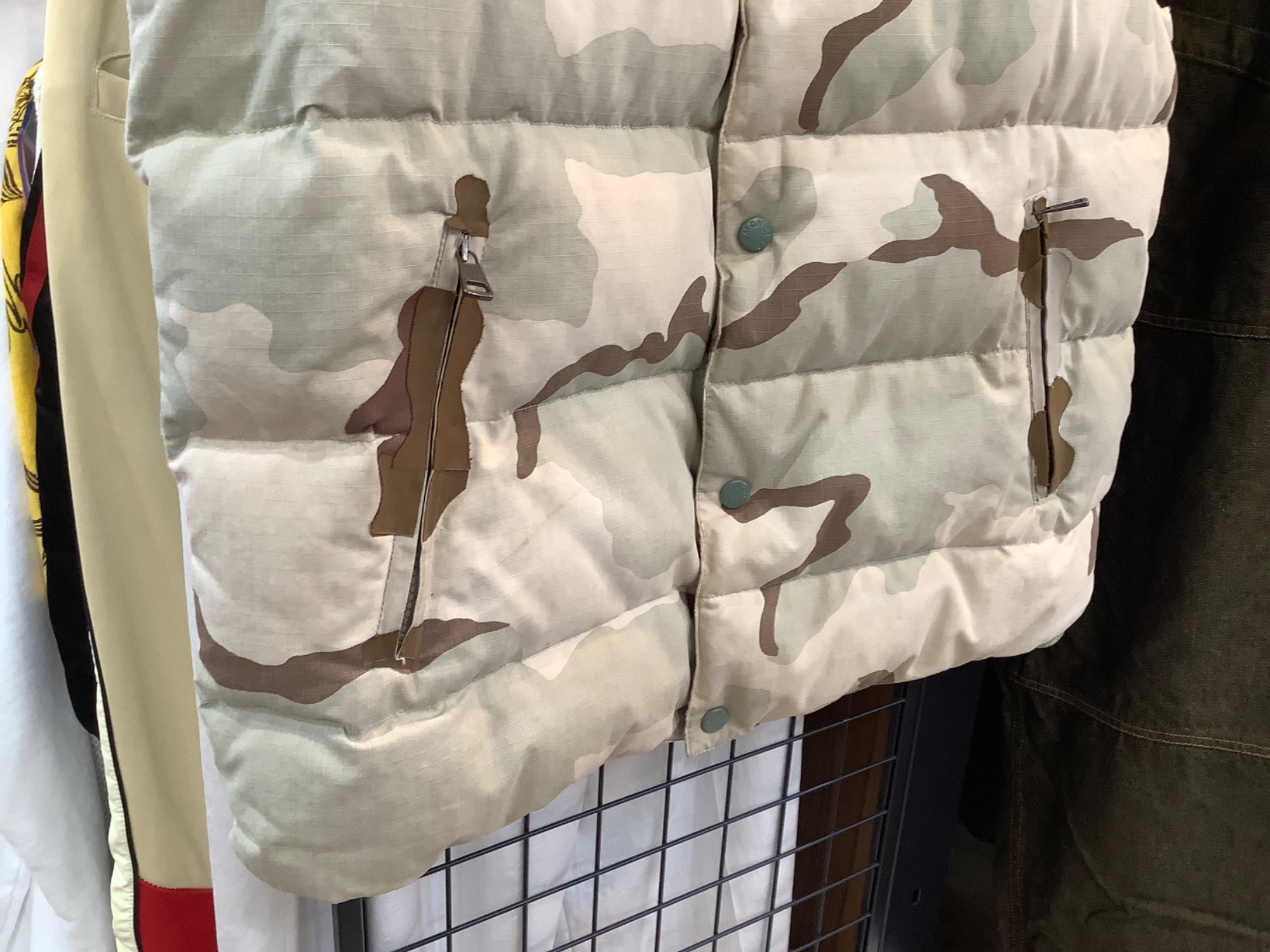 MONCLER JUNYA WATANABE ダウンベスト M ベージュ 中古・古着通販】MONCLER (モンクレール) JUNYA WATANABE COMME